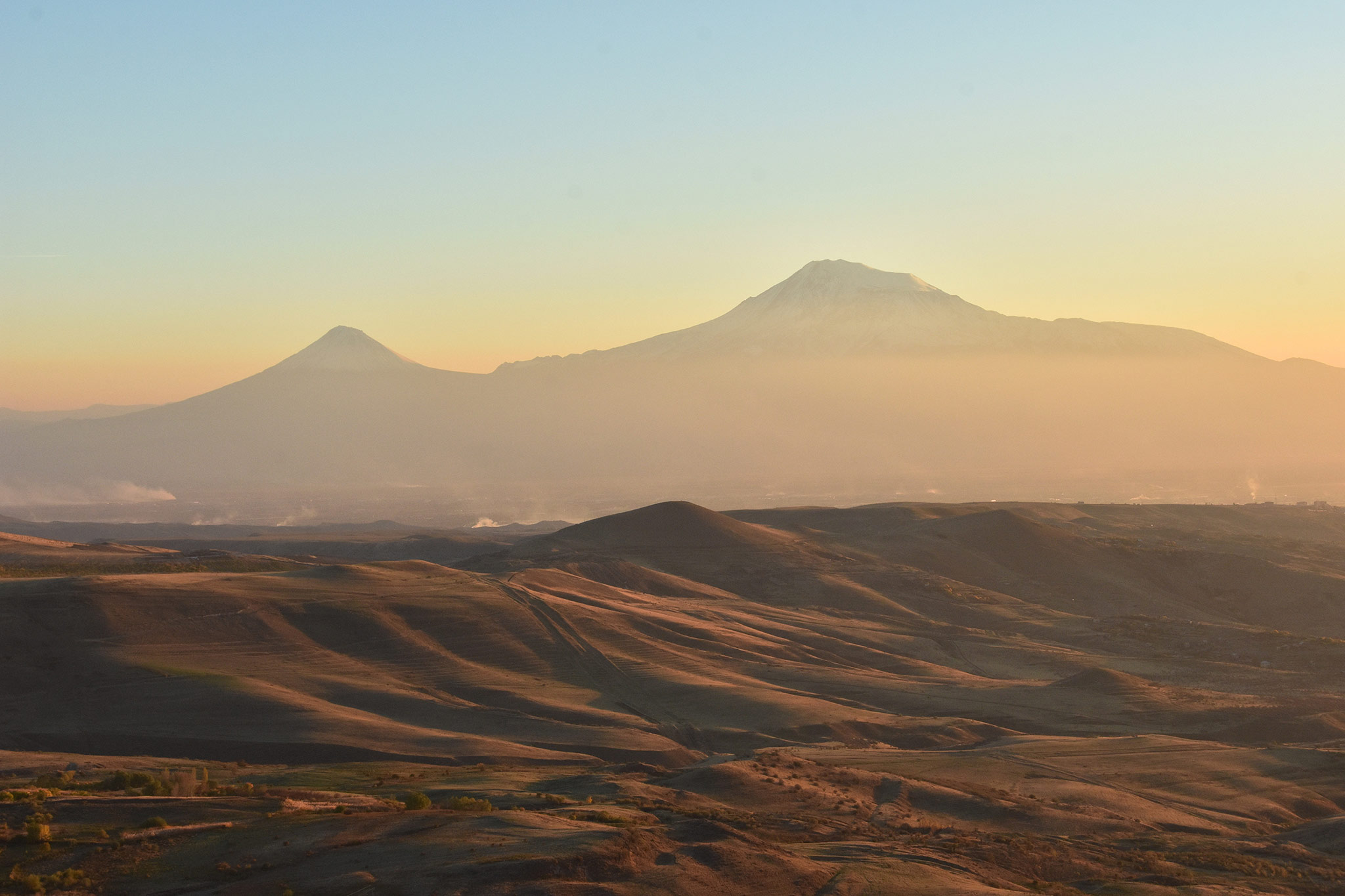 View from Charent's Arch, Yerevan (Вид на Арарат с Арки Чаренца, Ереван)